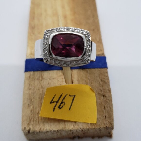 14K white gold ring with emerald shaped ruby surrounded by diamonds - Picture 1 of 11